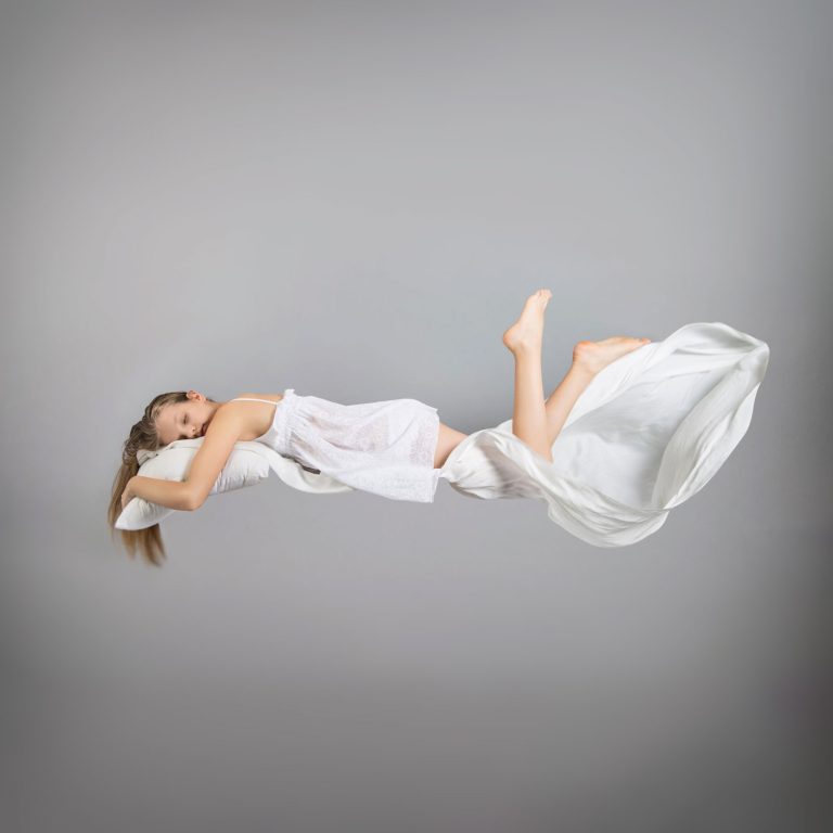 grande comfort ragazza sospesa aria dorme